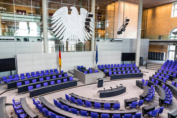 Nach kurzer Debatte hat der Bundestag heute das Krankenhausreformanpassungsgesetz (KHAG) beschlossen. Nach kurzer Debatte hat der Bundestag heute das Krankenhausreformanpassungsgesetz (KHAG) beschlossen.