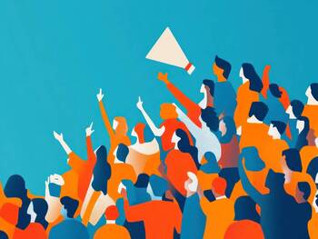 A crowd of people are cheering and one person is holding a megaphone Krankenhäuser in Aufruhr