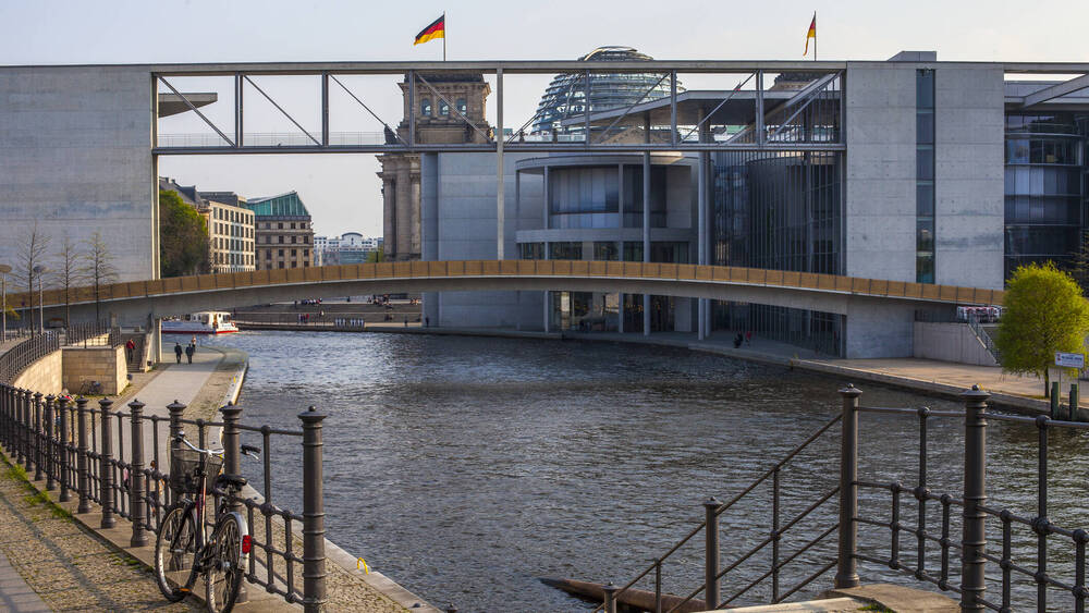 Nach wochenlangem Ringen zwischen Bund und Ländern hat das Bundeskabinett nun den Entwurf des KHAG verabschiedet. KHAG: Länder bekommen Hoheit über die Fachkliniken